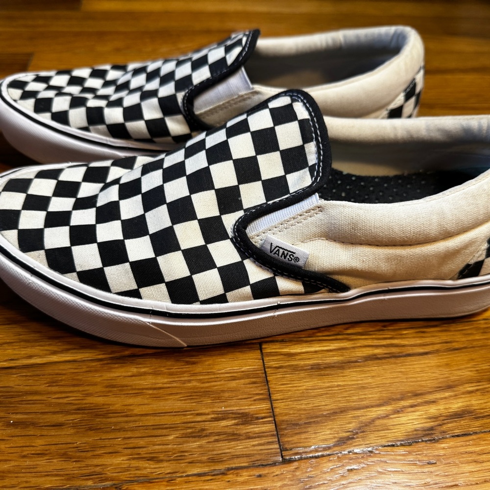 VANS Men’s USsize 9 check black and cream